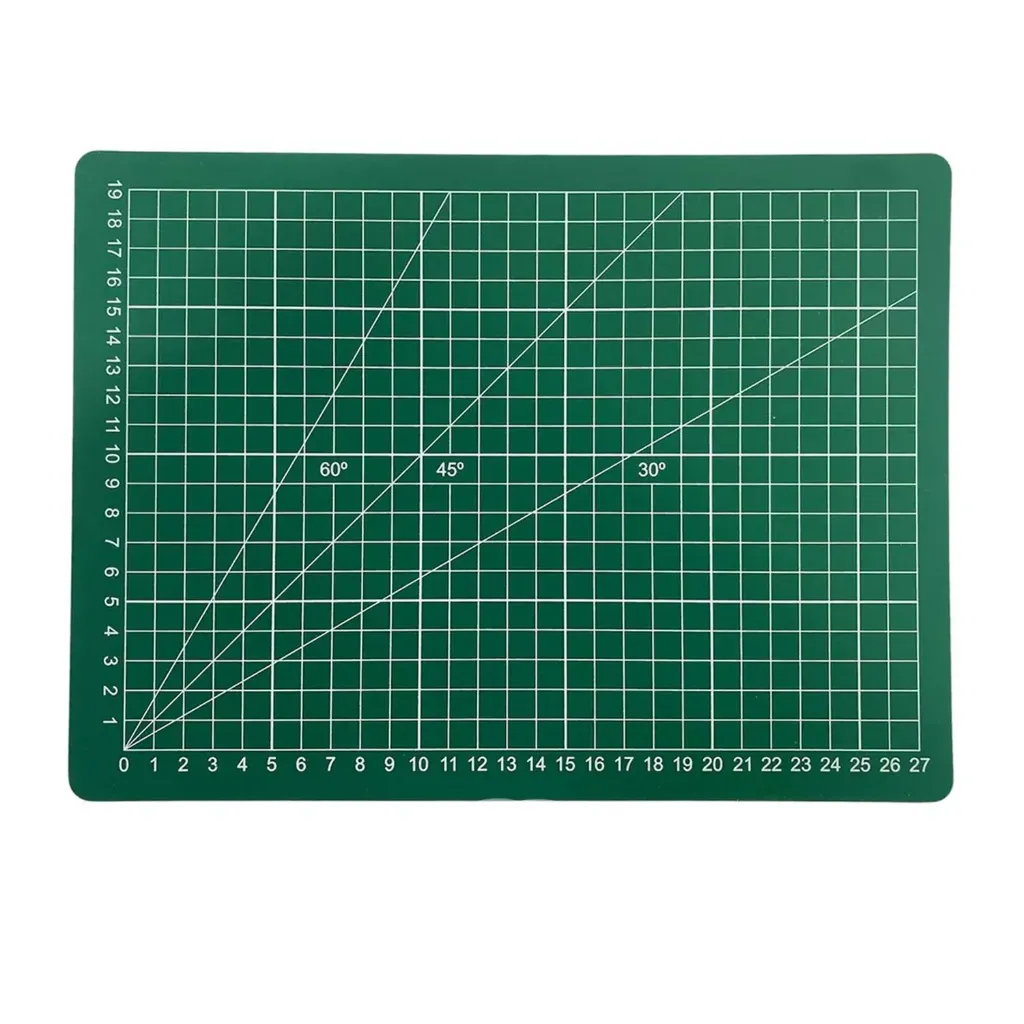 Base de Corte 30X22cm (A4) Cuadriculada y con Ángulos