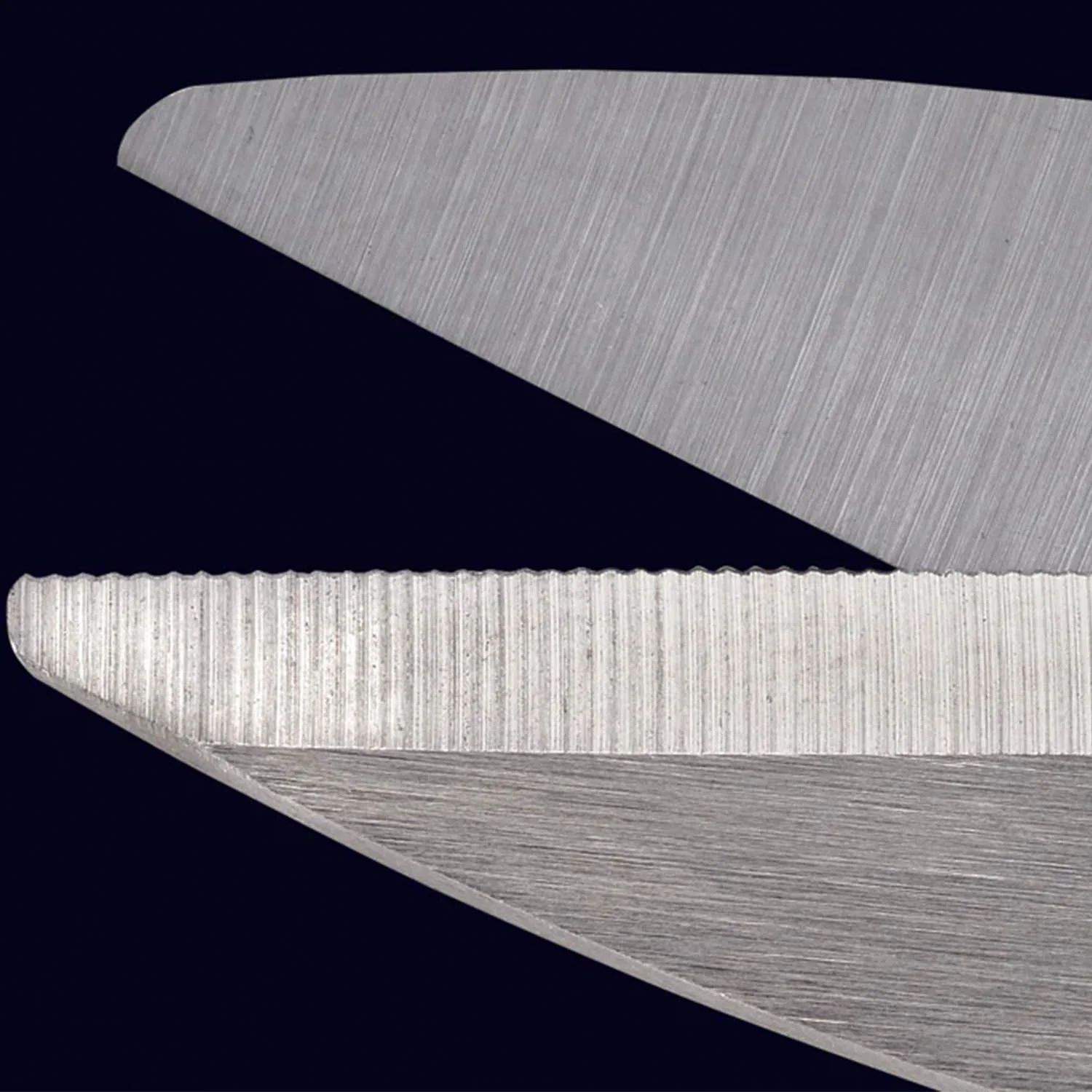 [SCS-2] Tijera microdentadas antideslizantes 173mm Olfa